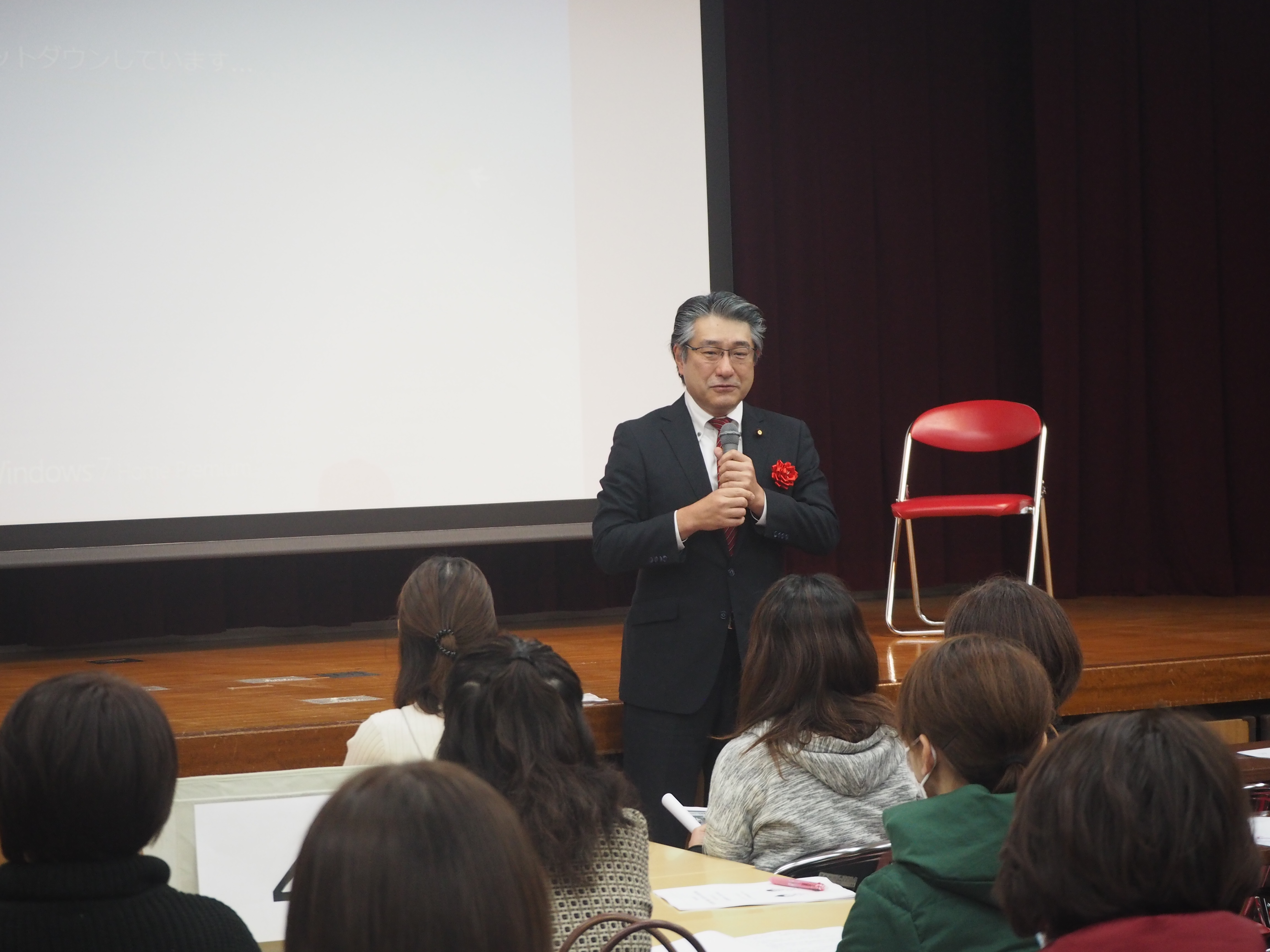 鹿児島県の看護と政策を考える意見交換会 一緒に考えましょう〜超過勤務対策で、働き方改革〜